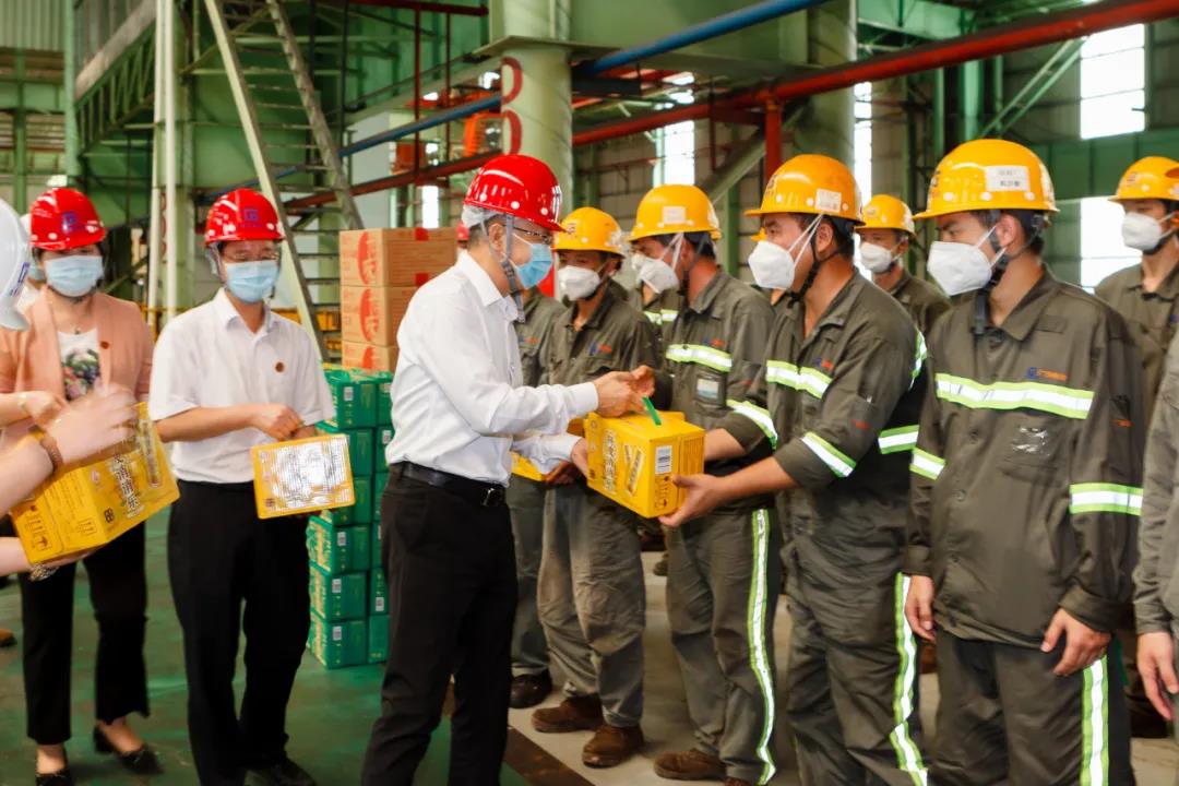 学党史 办实事 | 红桃影视免费观看工会开展“送清凉 送关爱”活动