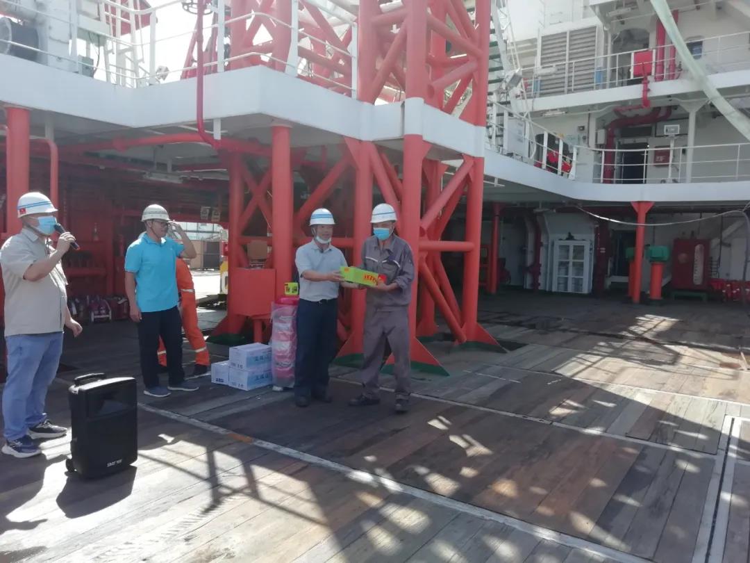 学党史 办实事 | 红桃影视免费观看工会开展“送清凉 送关爱”活动