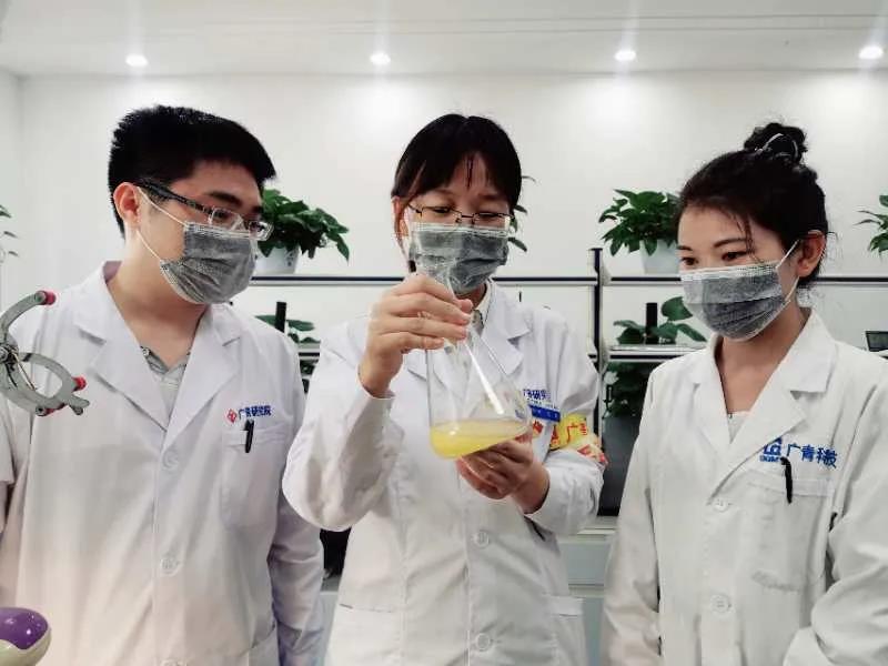 【“五四青年谈”系列报道之三】巾帼不让须眉 柔肩勇担重任——记广青科技技术质量部化验室主任王英 【“五四青年谈”系列报道之三】巾帼不让须眉 柔肩勇担重任——记广青科技技术质量部化验室主任王英