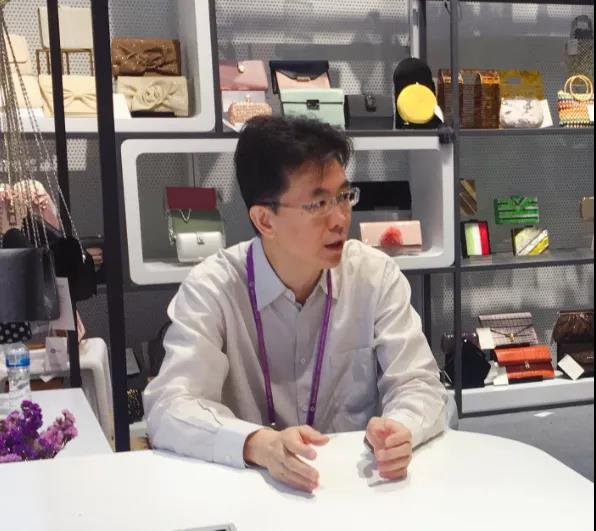 【2019年度广新荣誉体系先进典型系列报道六:省开发箱包公司总经理黎军】坚守初心 砥砺前行 【2019年度广新荣誉体系先进典型系列报道六:省开发箱包公司总经理黎军】坚守初心 砥砺前行