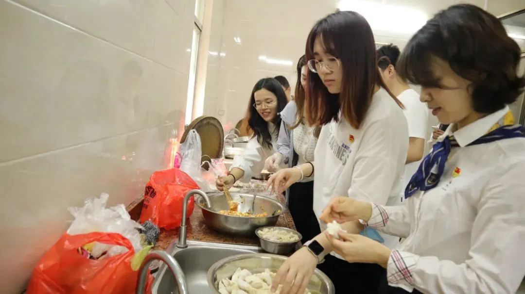 红桃影视免费观看所属丝纺集团开展学雷锋主题月系列活动 红桃影视免费观看所属丝纺集团开展学雷锋主题月系列活动