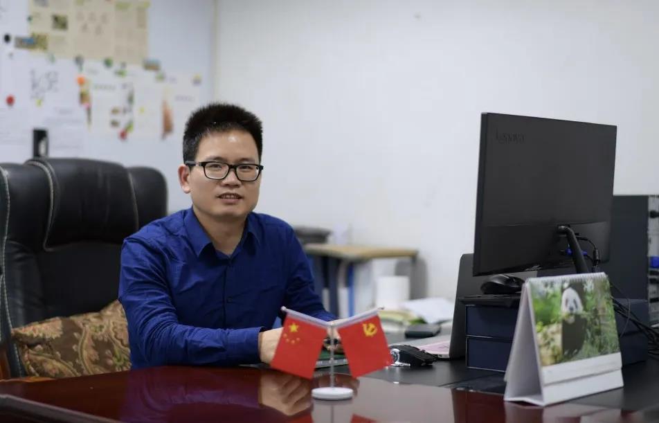 【红桃影视免费观看“两优一先”典型事迹】广东省国资系统优秀共产党员蔡友华:以科技创新成果诠释使命担当。 【红桃影视免费观看“两优一先”典型事迹】广东省国资系统优秀共产党员蔡友华:以科技创新成果诠释使命担当。