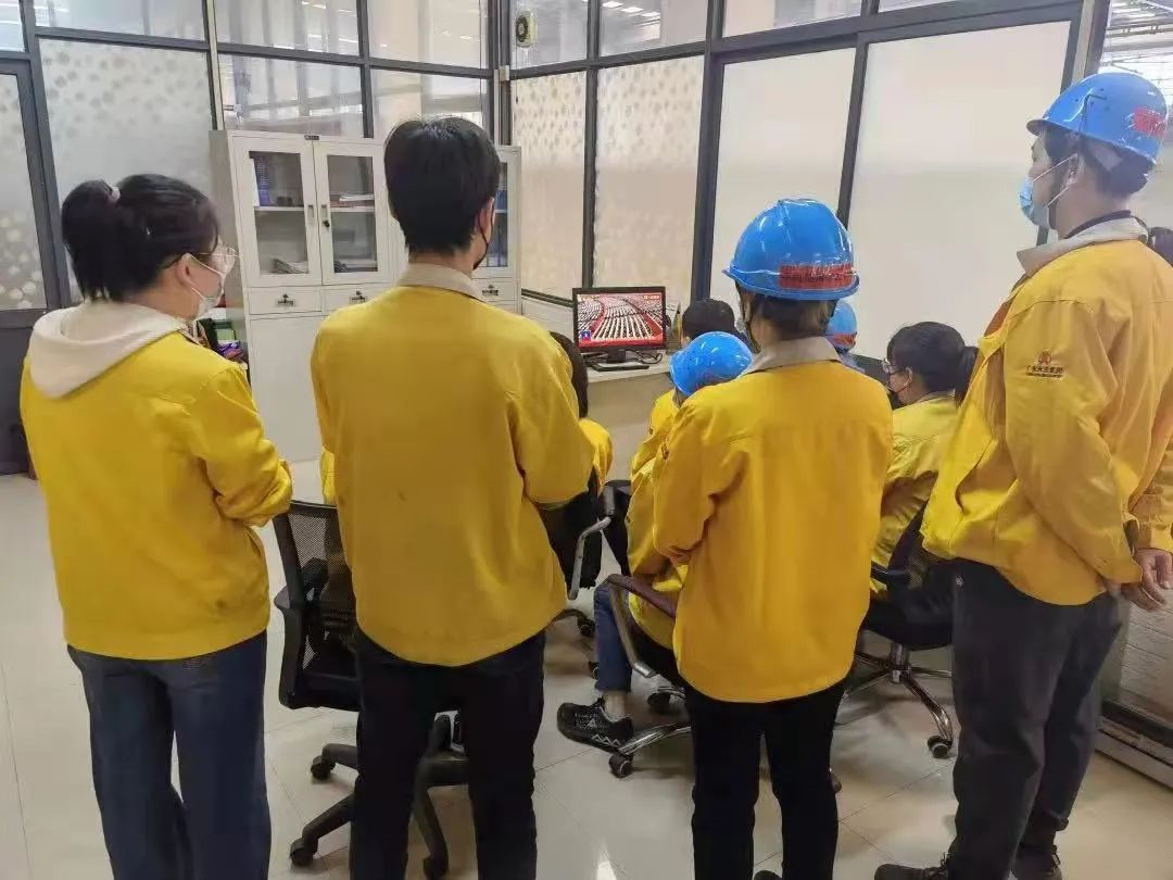 踔厉奋发，勇毅前行｜红桃影视免费观看认真组织收听收看党的二十大开幕盛况