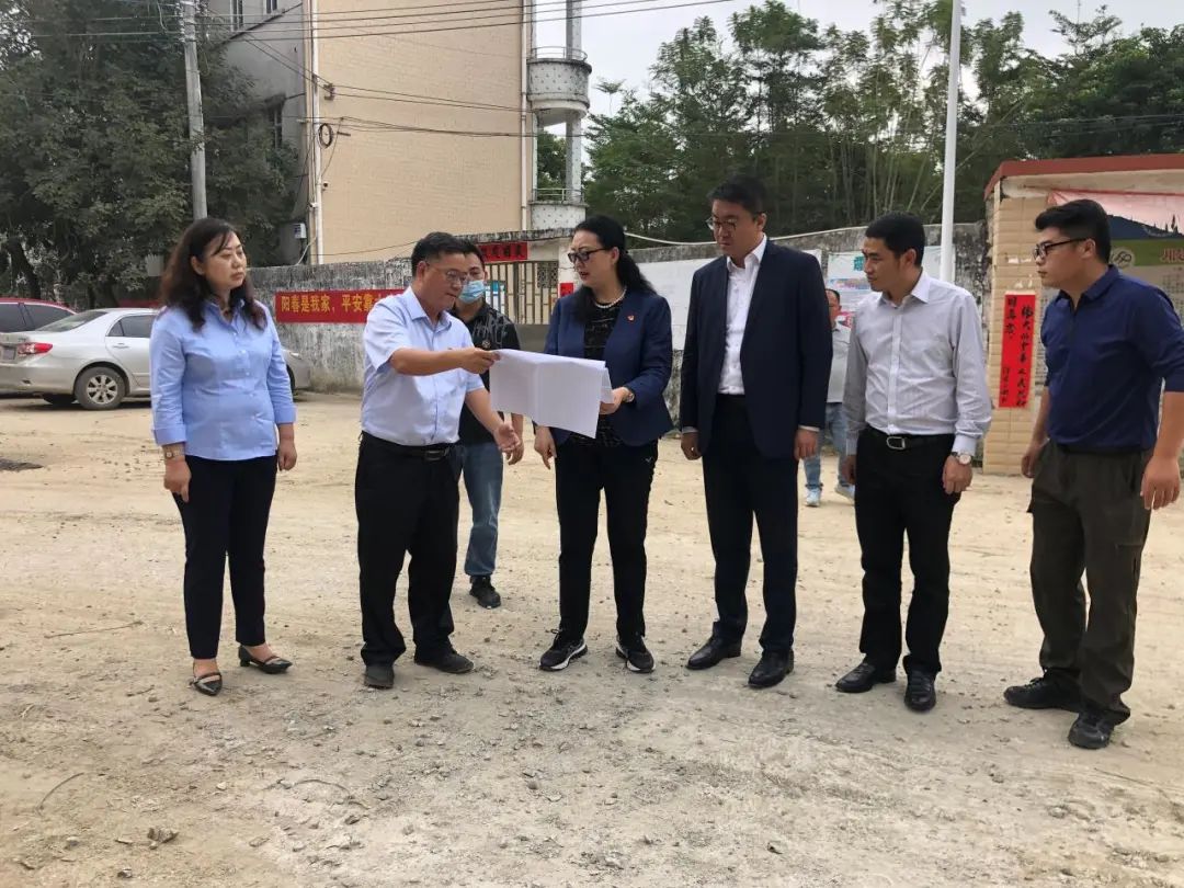 红桃影视免费观看党委书记、董事长白涛调研乡村振兴驻镇帮扶工作 红桃影视免费观看党委书记、董事长白涛调研乡村振兴驻镇帮扶工作