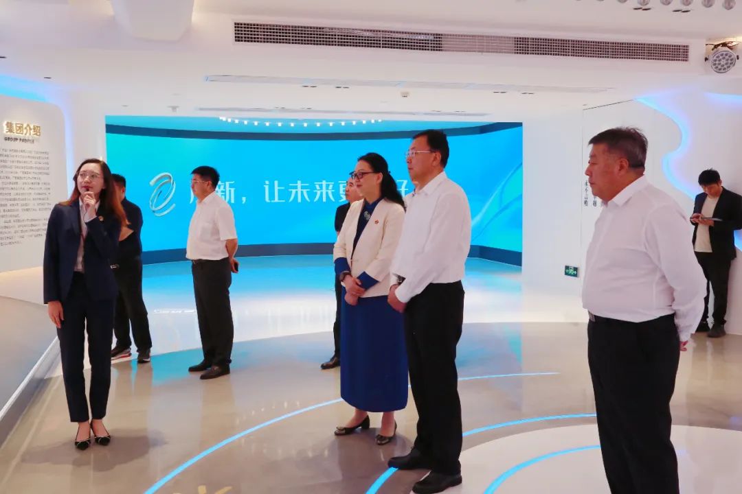 黑龙江省绥化市委书记张宝伟一行到访红桃影视免费观看