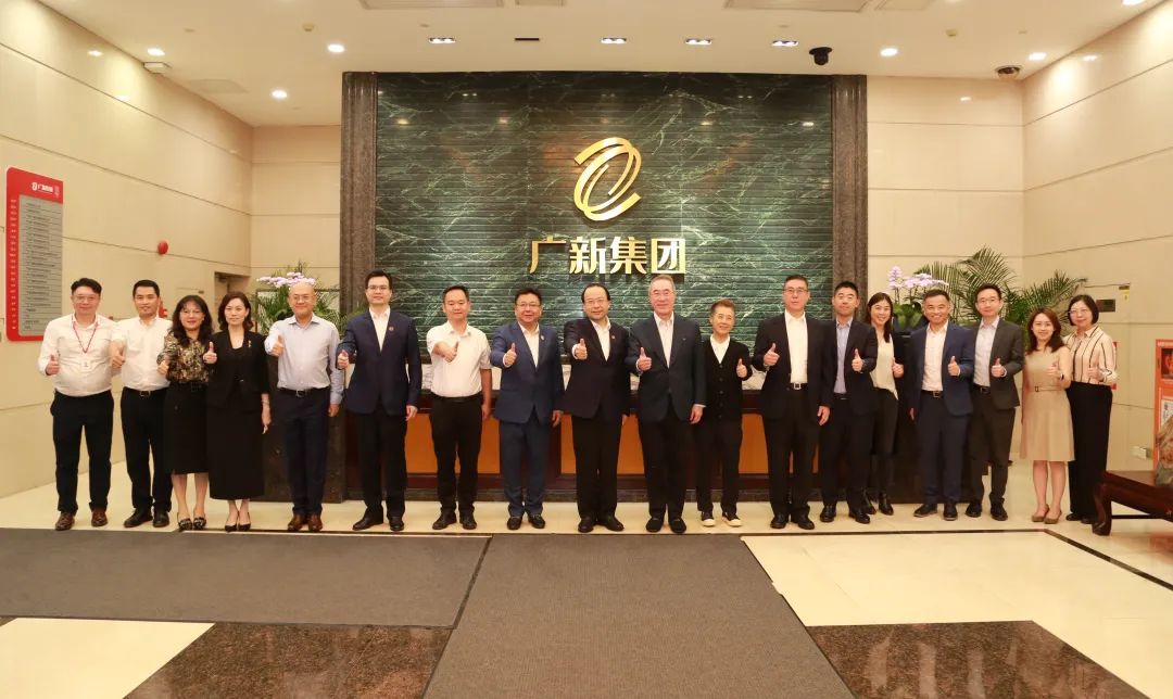 全国政协常委唐英年先生一行到访红桃影视免费观看