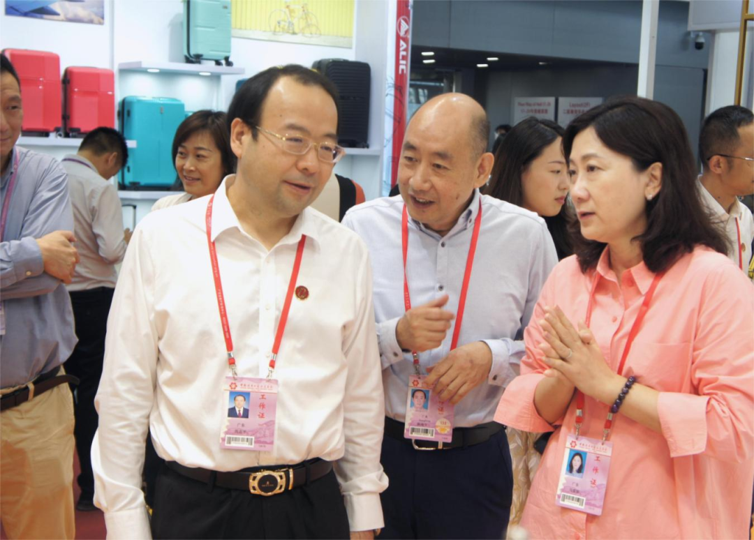 红桃影视免费观看党委副书记、总经理肖志平率队调研集团各外贸企业参展情况